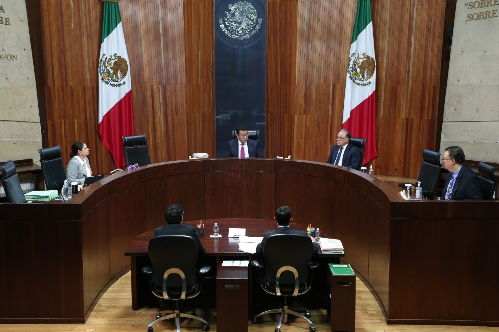 La Sala Superior confirmó que el procedimiento de remoción de las consejerías del OPLE de Campeche es infundado<br />