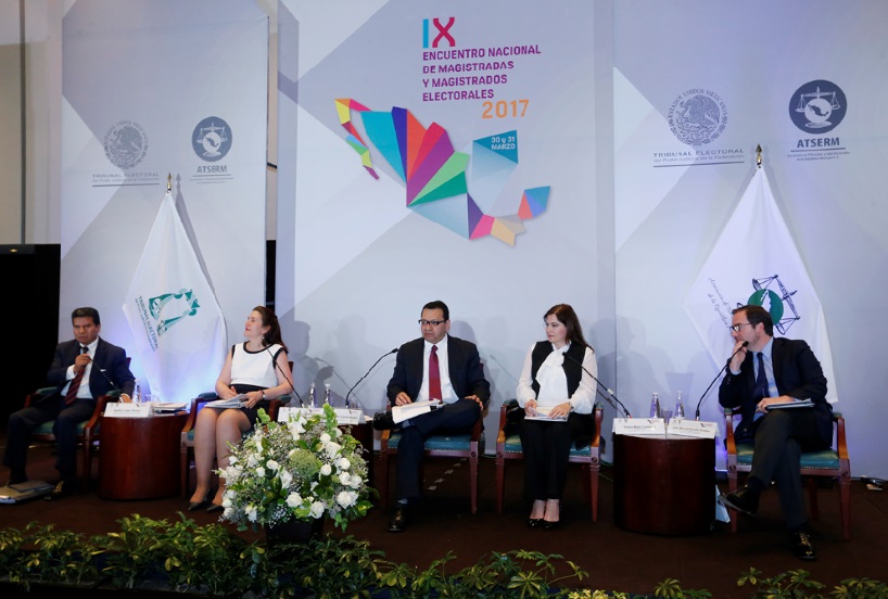 Mesa 2 Supremacía constitucional y garantismo