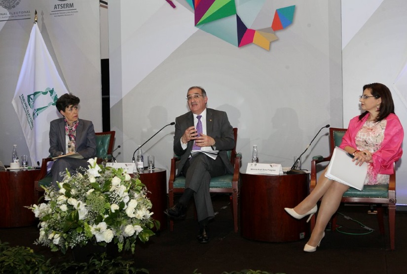 Conferencia Magistral: Tres décadas de justic