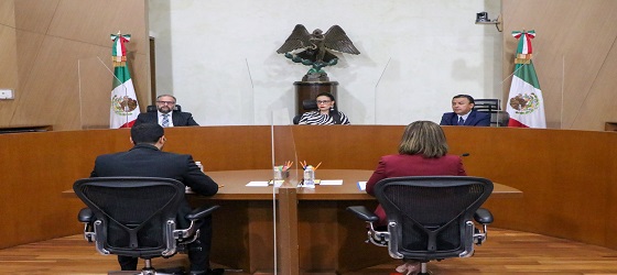 La SRCDMX revoca la resolución del TEEM al considerar que los actos cuestionados no rebasan el ámbito parlamentario