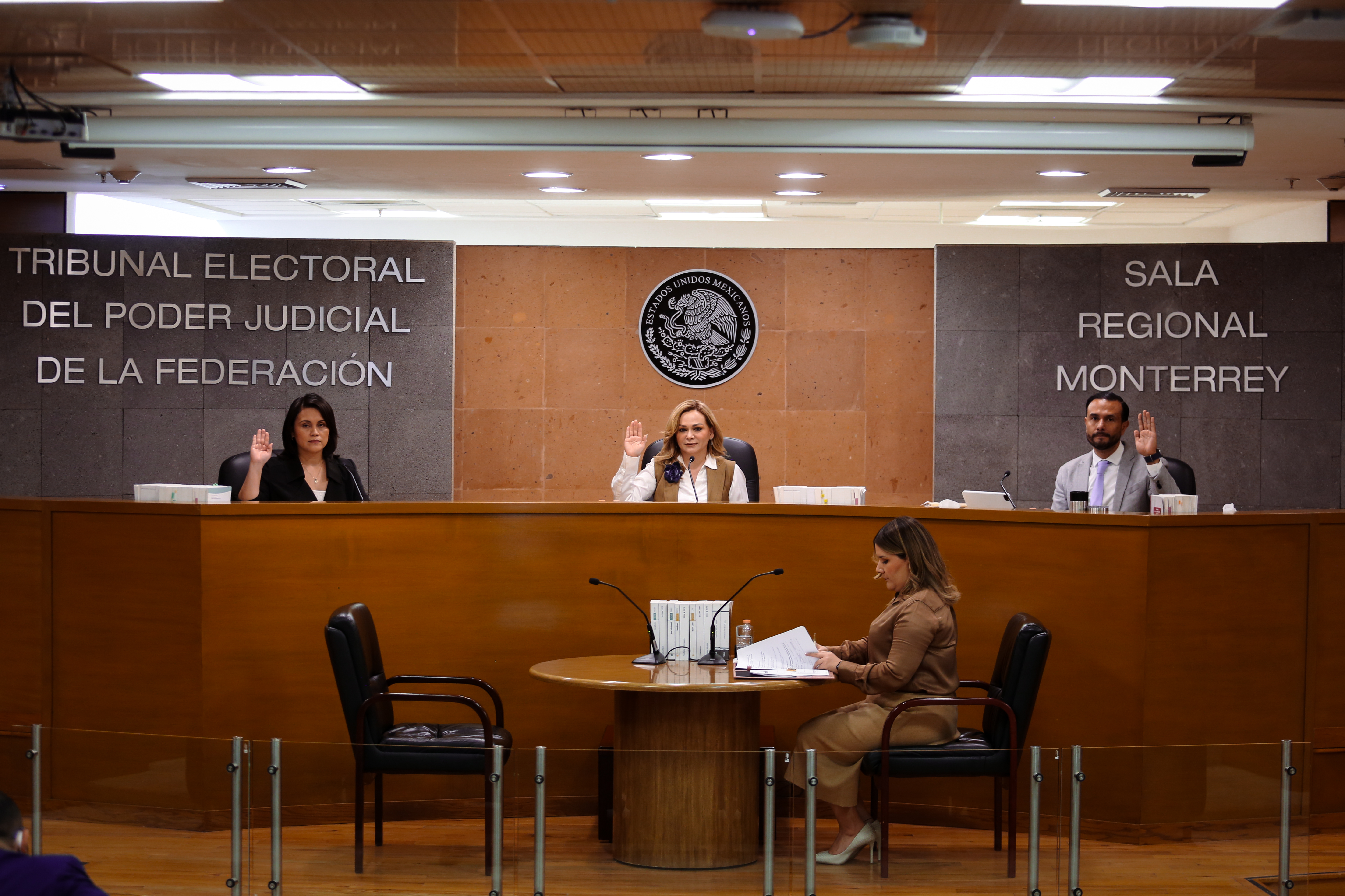 SE CONFIRMA LA RESOLUCIÓN DEL TRIBUNAL ELECTORAL DE AGUASCALIENTES POR LA QUE DECLARÓ INEXISTENTE LA OMISIÓN ATRIBUIDA AL INSTITUTO ELECTORAL LOCAL DE IMPLEMENTAR ACCIONES AFIRMATIVAS PARA PERSONAS JÓVENES.