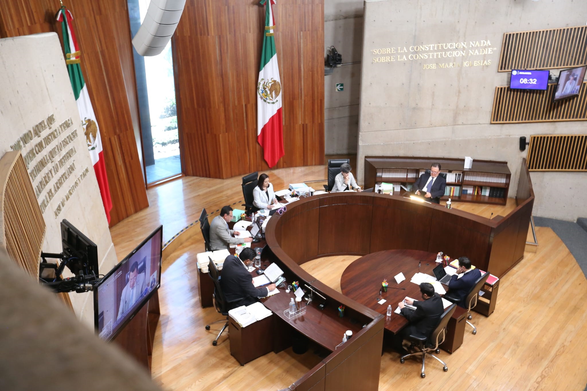 La Sala Superior del TEPJF revocó la existencia de la difusión de los informes de labores fuera de los plazos legales por parte del gobernador de Michoacán