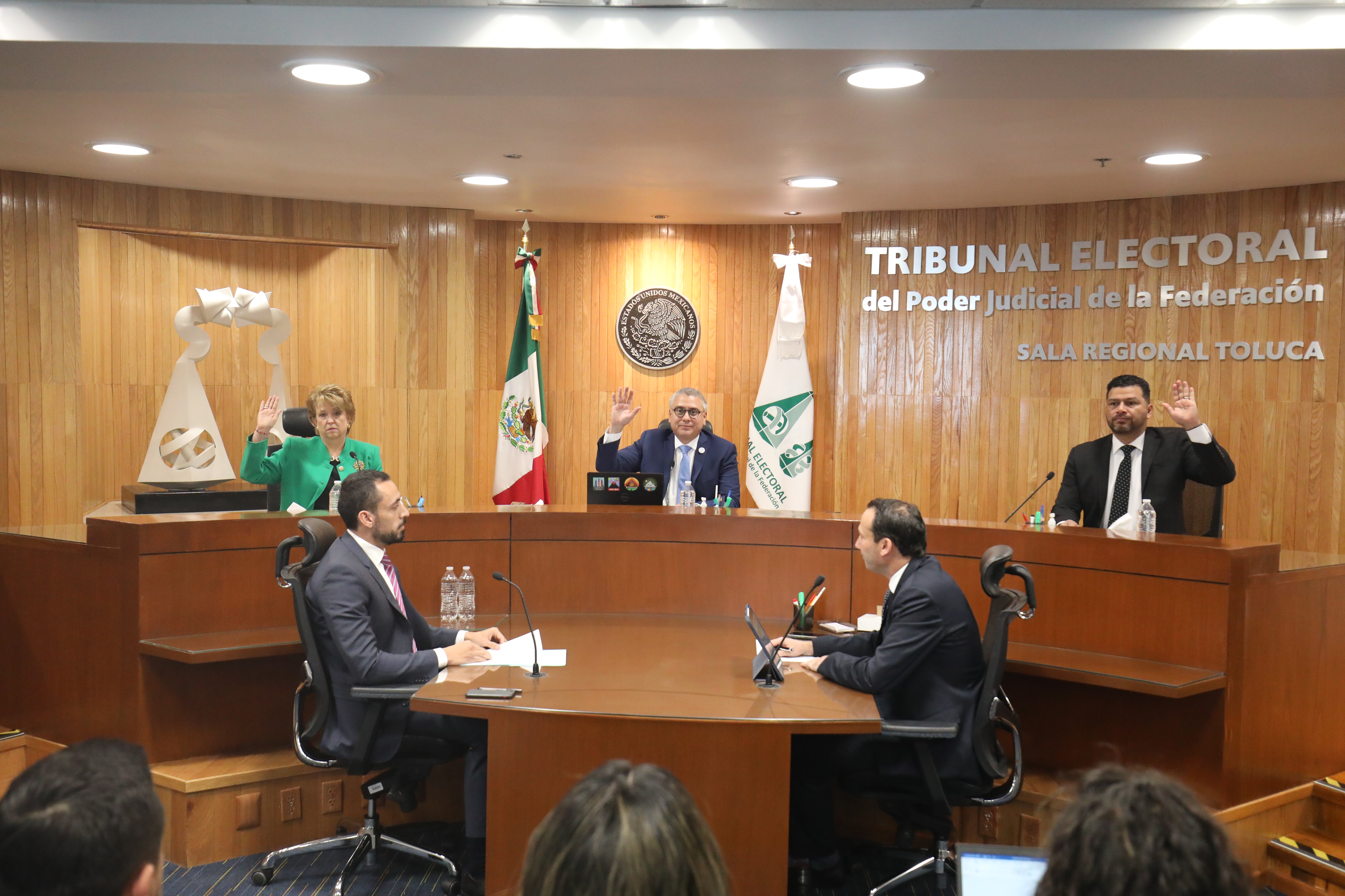 LA SALA REGIONAL TOLUCA REVOCA SENTENCIA DEL TRIBUNAL ELECTORAL DE MICHOACÁN QUE DECLARÓ INEXISTENCIA DE VIOLENCIA POLÍTICA CONTRA LAS MUJERES EN RAZÓN DE GÉNERO CONTRA UNA REGIDORA DEL MUNICIPIO DE TUXPAN.