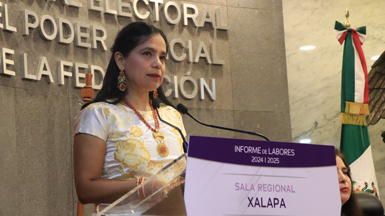 La Magistrada presidenta Roselia Bustillo Marín presenta por primera vez el Informe de Labores 2024-2025 “7 estados, 7 realidades”, de la Sala Regional Xalapa.