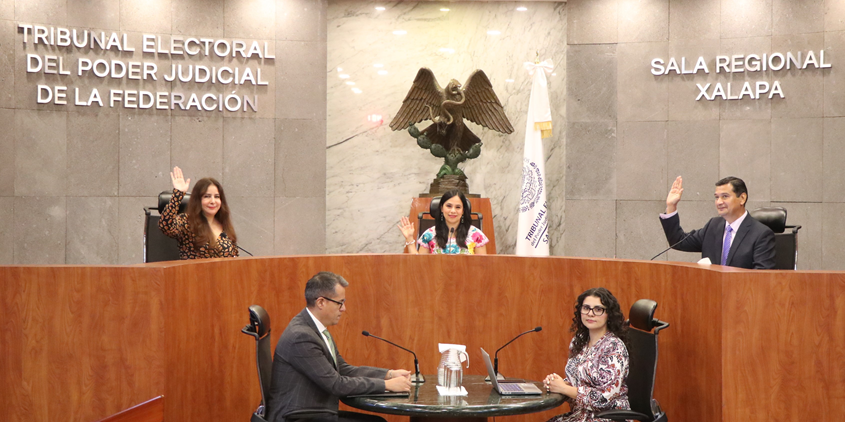 La Sala Xalapa del TEPJF resuelve asuntos de elecciones municipales relacionados con Sistemas Normativos Internos y paridad, reafirmando su compromiso de juzgar con perspectiva intercultural y de género.