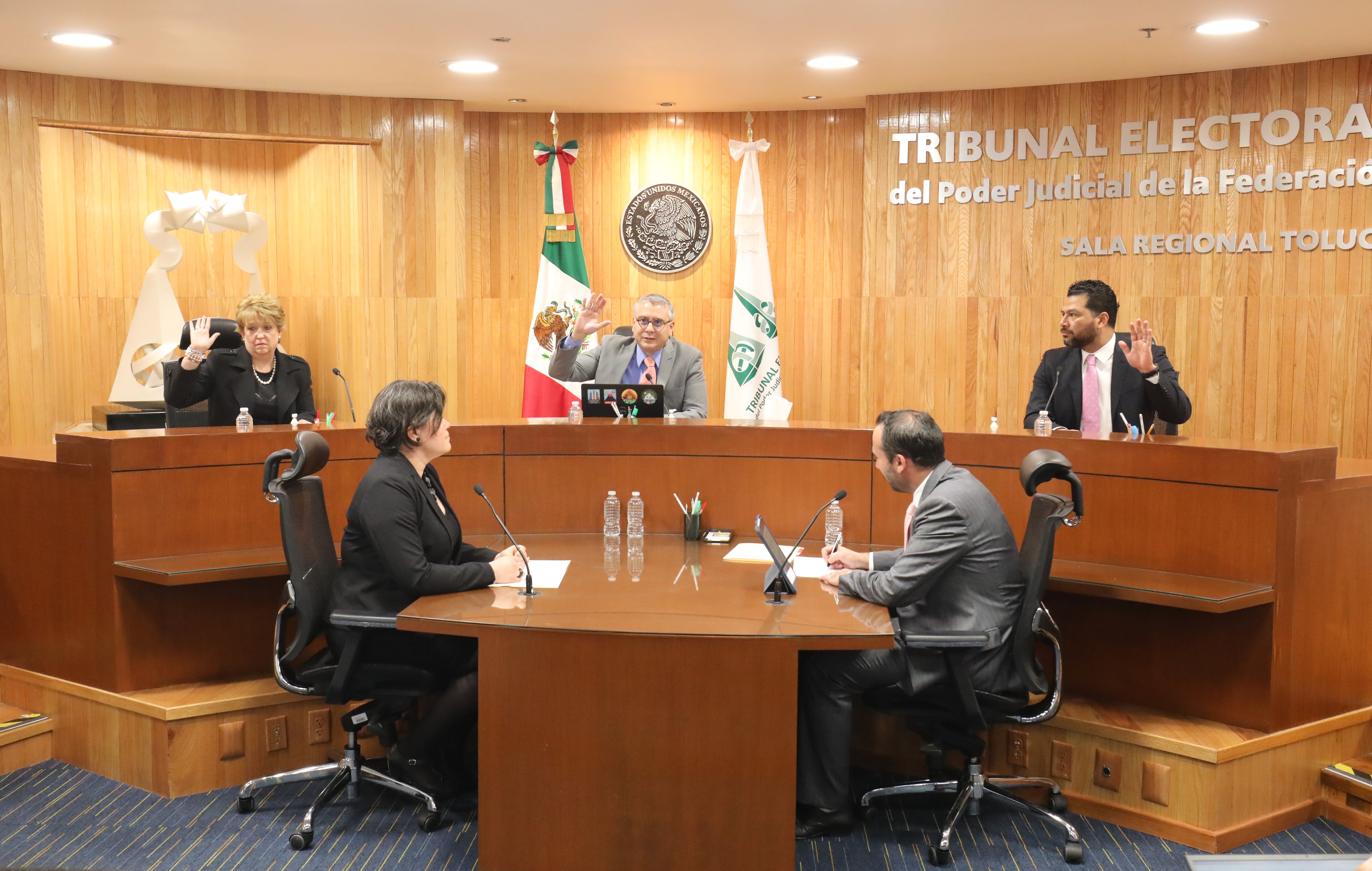 SALA REGIONAL TOLUCA CONFIRMA DESECHAMIENTO DEL TRIBUNAL ELECTORAL DEL ESTADO DE MICHOACÁN, RELACIONADO CON EL PAGO DE PRESTACIONES A UN EXREGIDOR DEL AYUNTAMIENTO DE LÁZARO CÁRDENAS