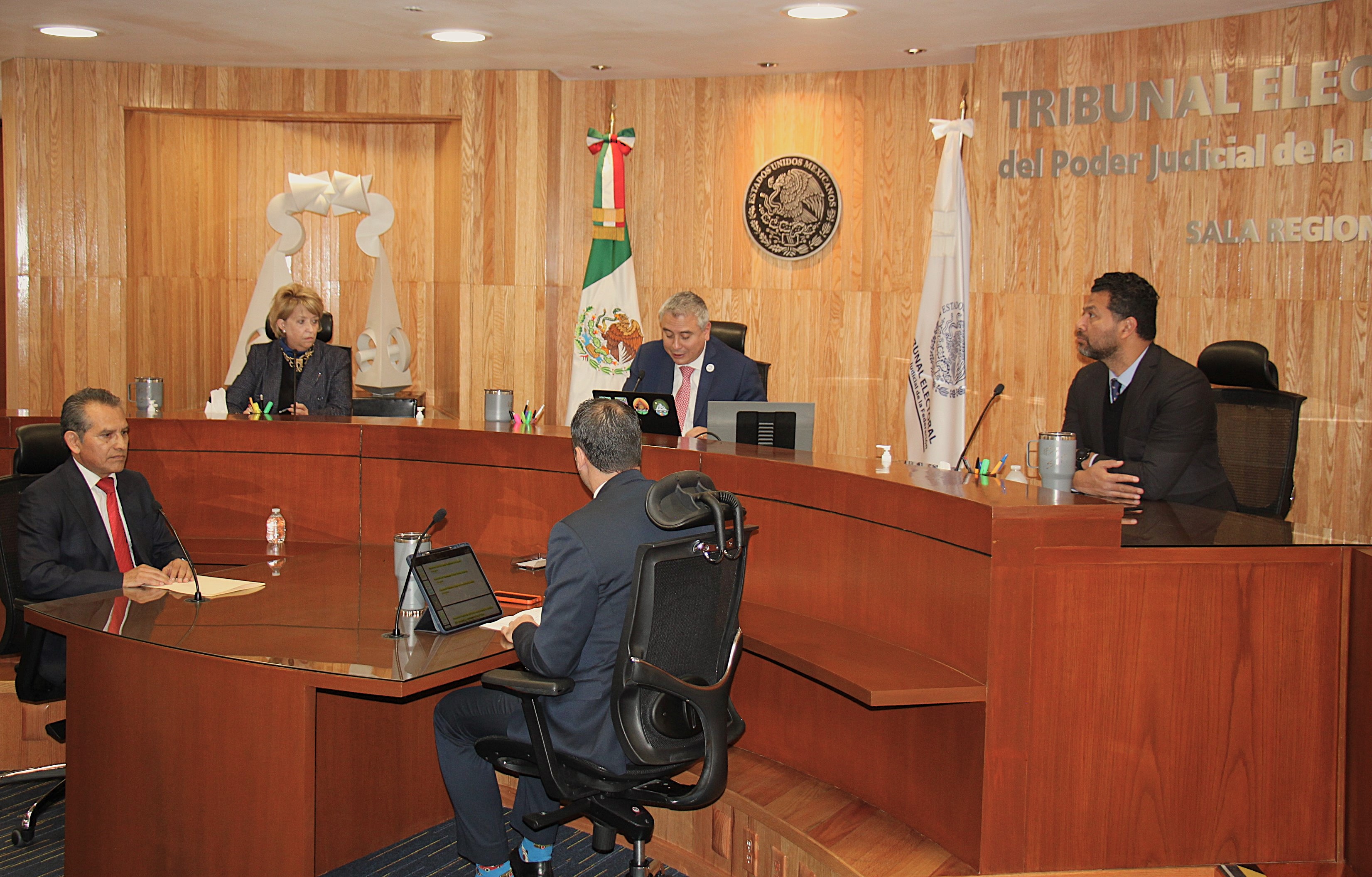 CONFIRMA LA SALA REGIONAL TOLUCA DETERMINACIONES DE LOS TRIBUNALES ELECTORALES DE COLIMA Y QUERÉTARO