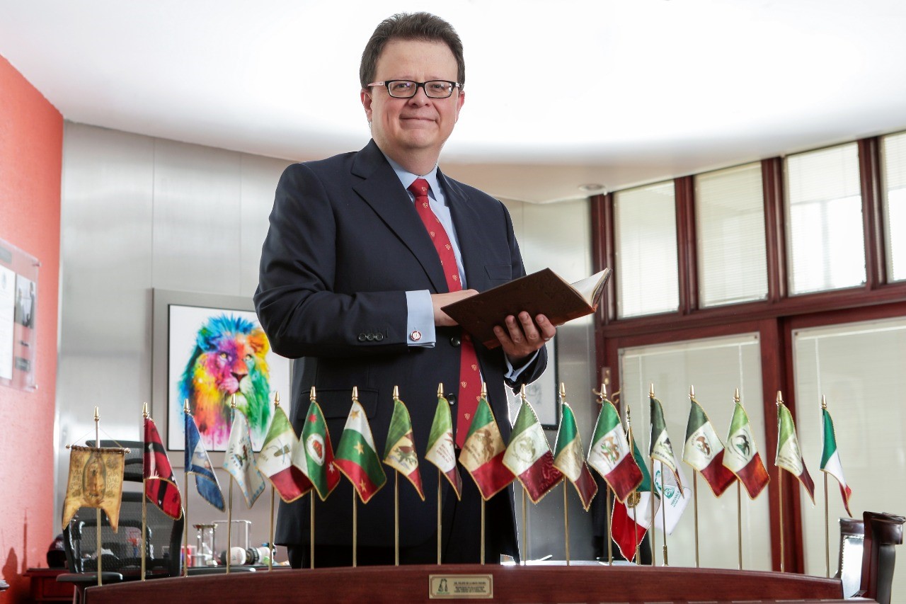 Dr. Felipe de la Mata Pizaña