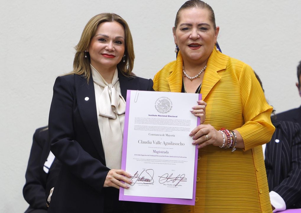 Mtra. Claudia Valle Aguilasocho 