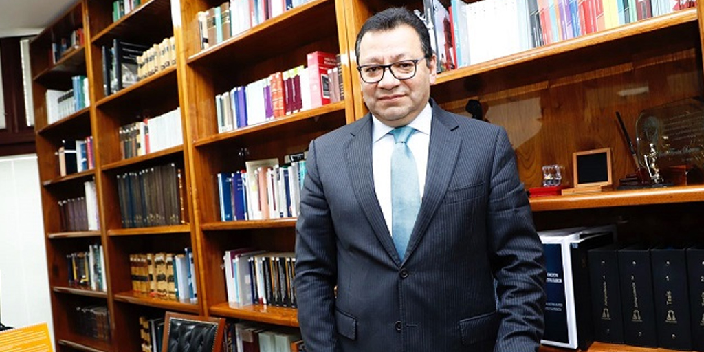 Dr. Felipe Alfredo Fuentes Barrera 